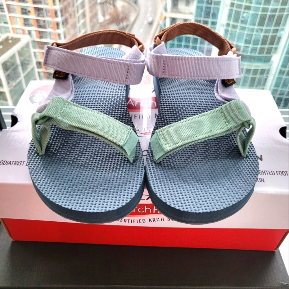 TEVA Women Sandals (US Size 8) New